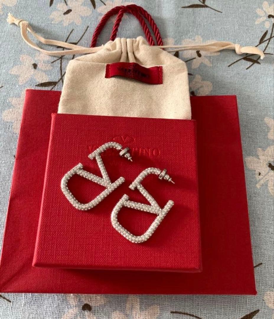 美品⭐︎VALENTINO Vロゴ シルバー クリスタル ピアス　ヴァレンティノ