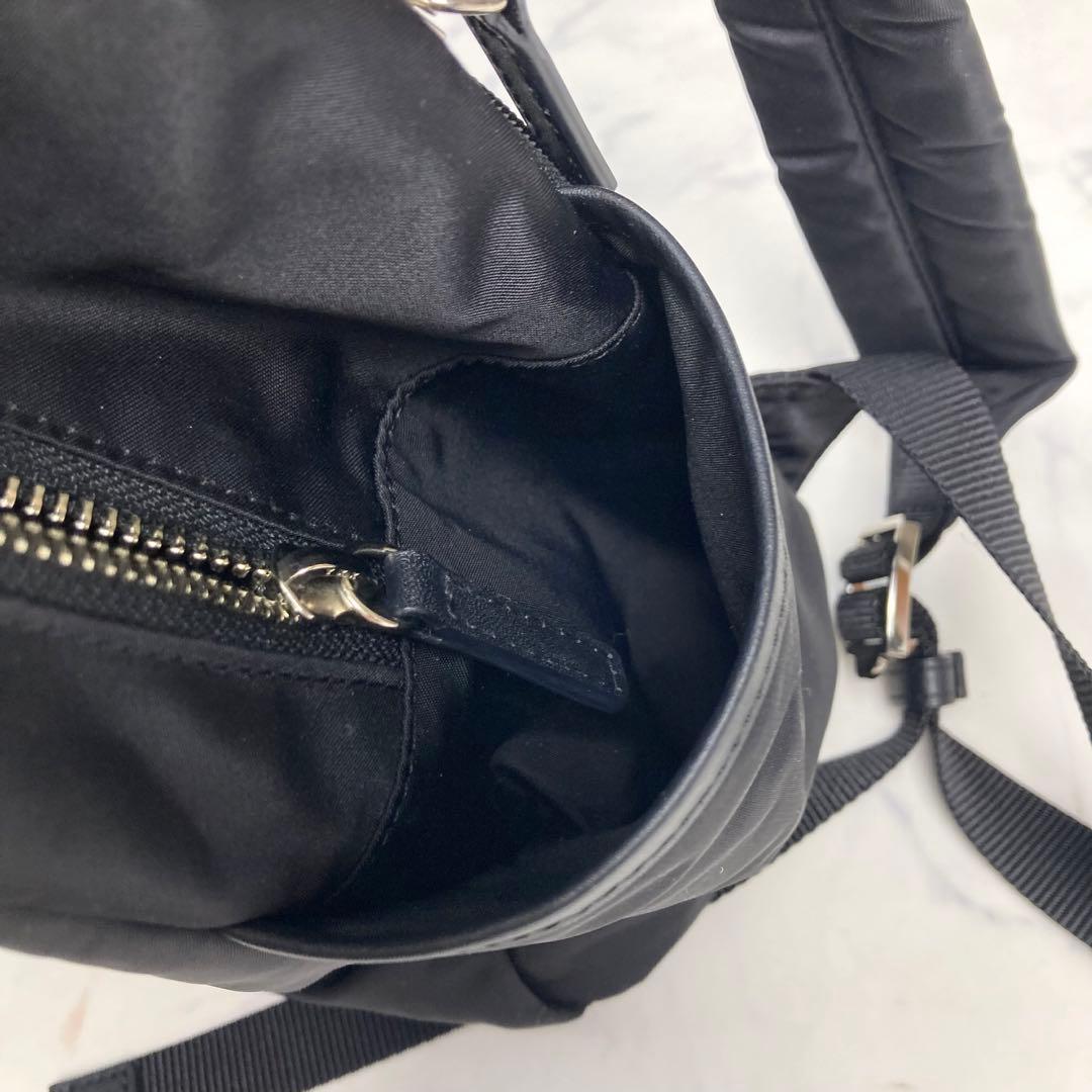 【美品】agnes b. ナイロンリュック ブラック 多ポケット 軽量