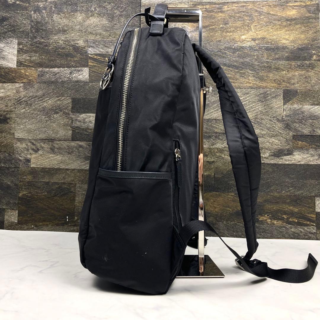 【美品】agnes b. ナイロンリュック ブラック 多ポケット 軽量