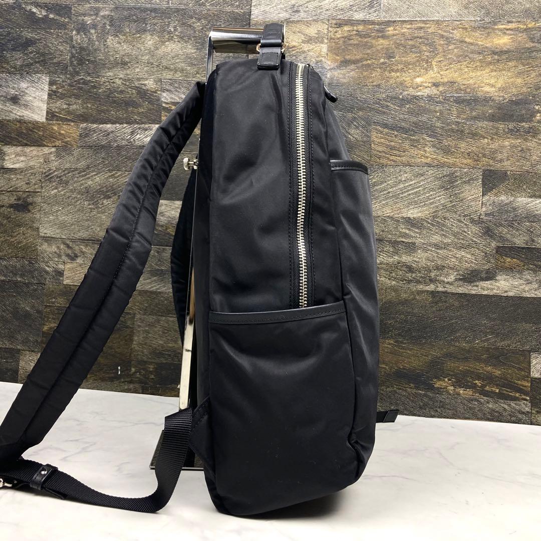 【美品】agnes b. ナイロンリュック ブラック 多ポケット 軽量