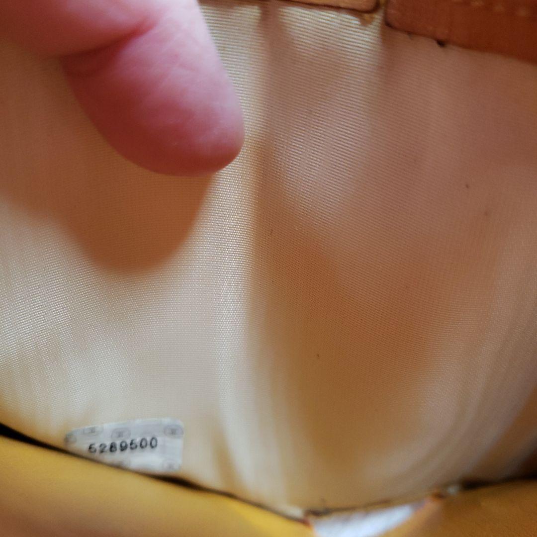 CHANEL オレンジ 二つ折り財布