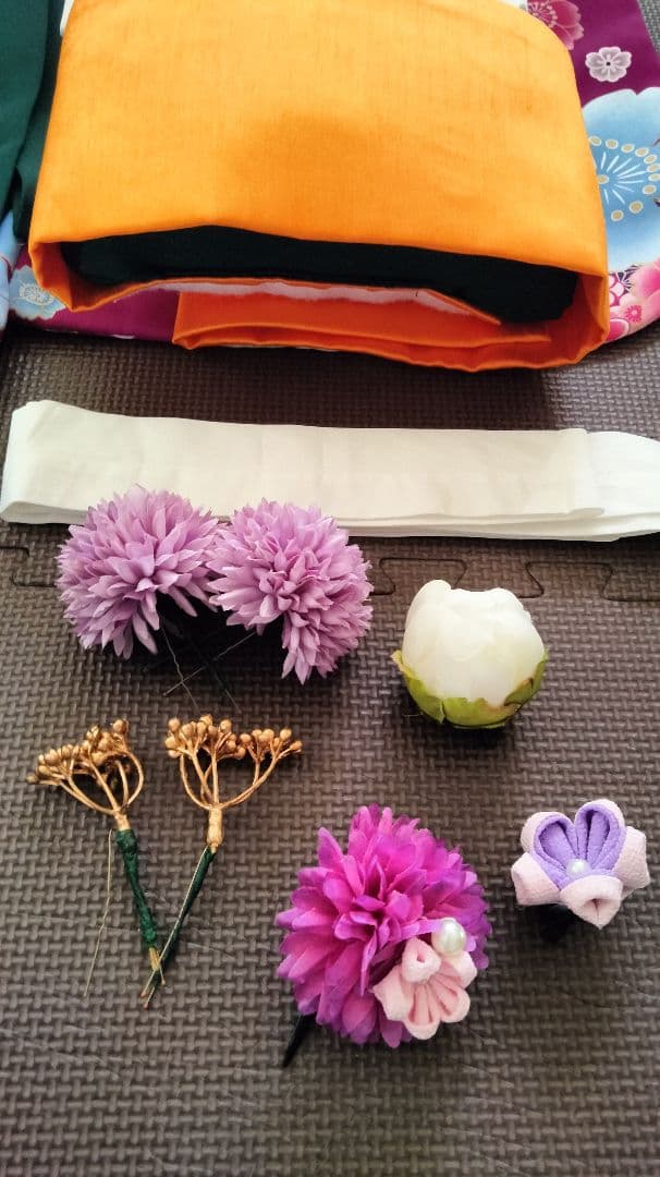 美品アリサナかんたん着付け袴セット150cm髪飾り 着物 袴 半襟付き襦袢 腰紐