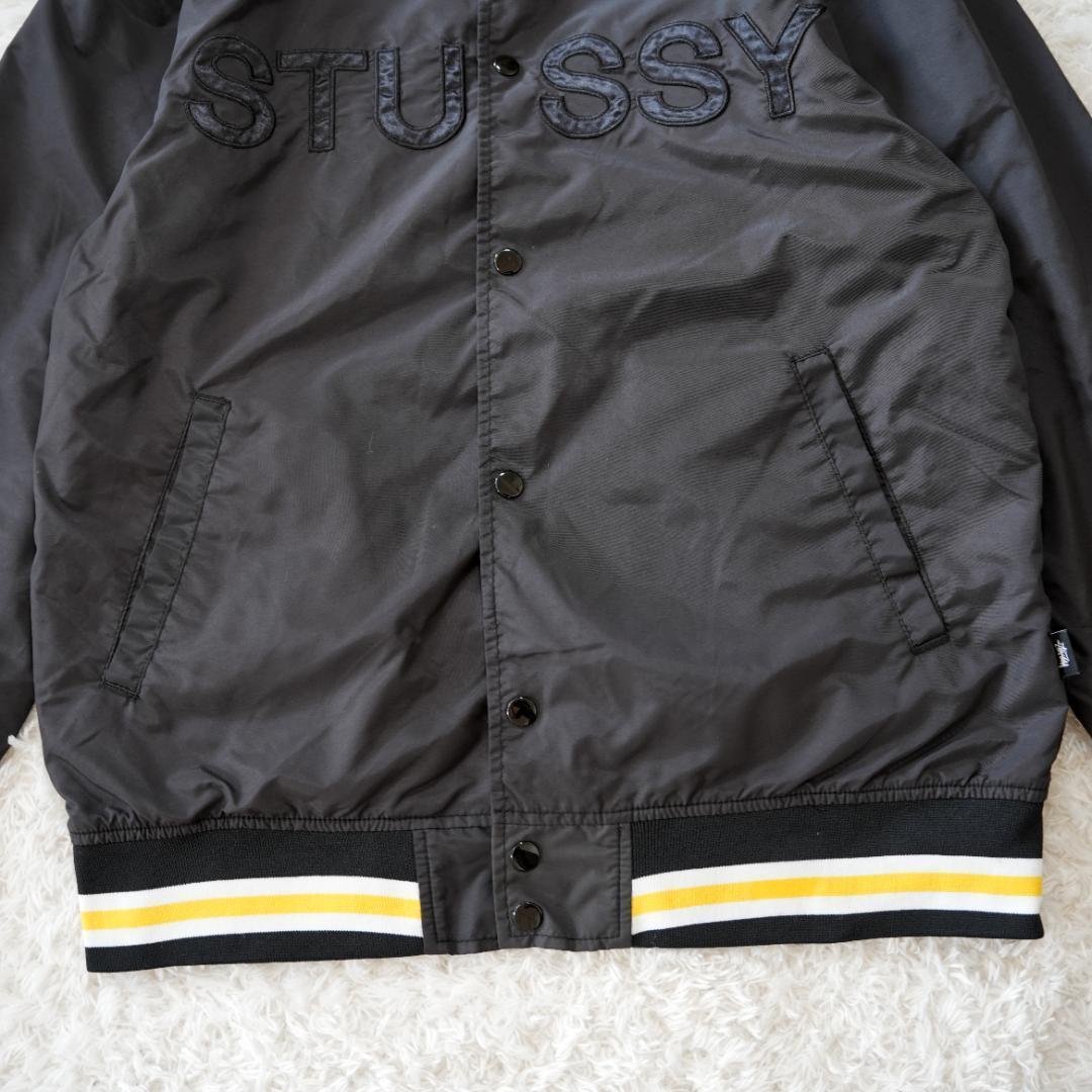 【美品】STUSSY　ステューシー　刺繍ロゴナイロンスタジャン　Mサイズ　黒