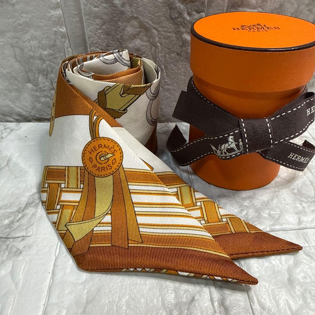 【箱付き】人気ブラウン✨エルメス　HERMES ツイリー　馬勒とチャーム