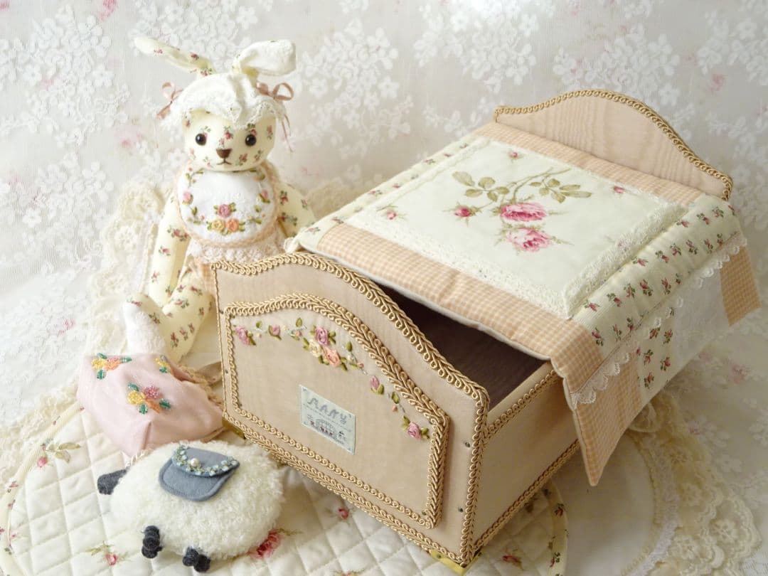 マニー　うさぎのぬいぐるみベッドルーム　コラージュウォールポケット　ローズイマン