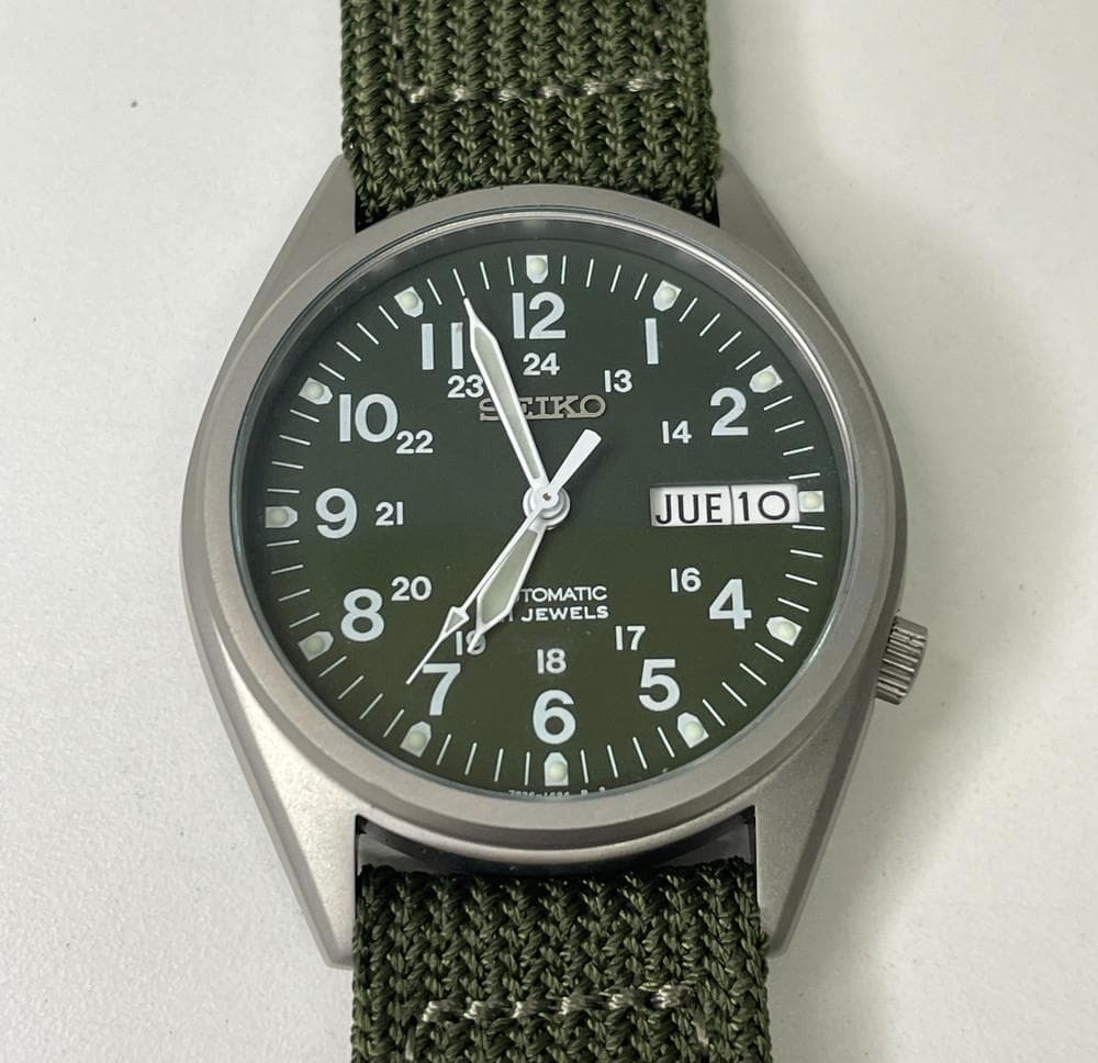 ◆SEIKO セイコーミリタリー　グリーン 腕時計　09013