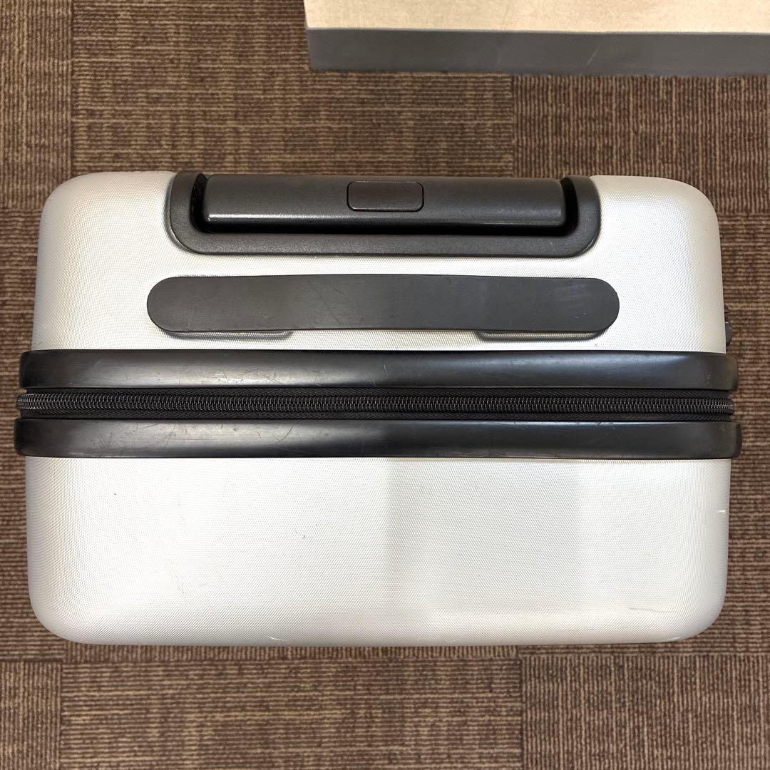 無印良品 バーを自由に調節できるハードキャリーケース36L シルバー