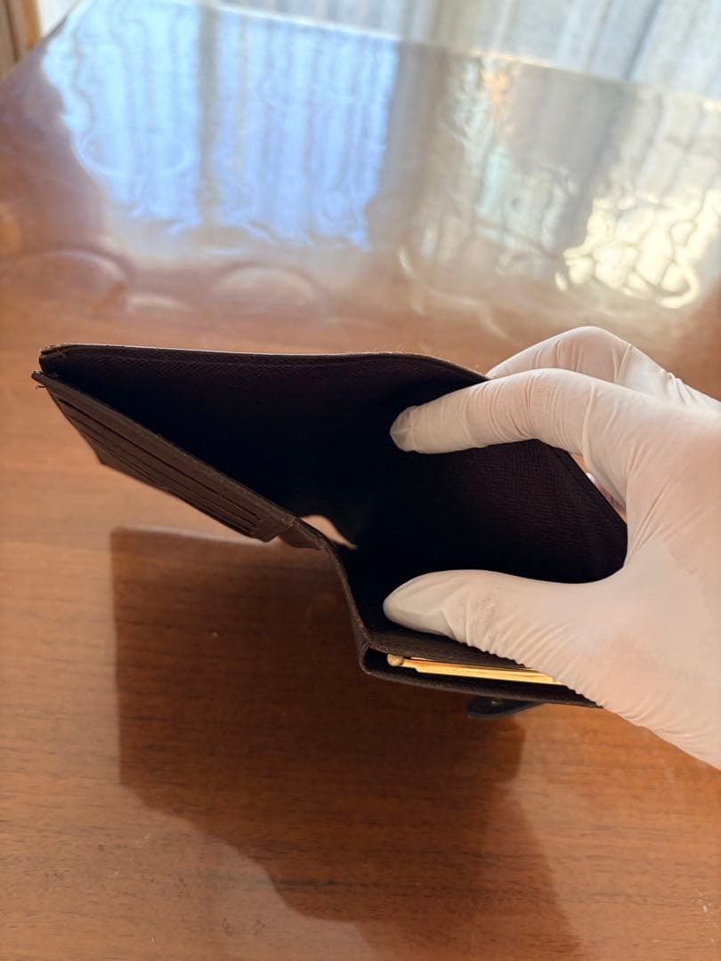LOUIS VUITTON 二つ折りがま口財布