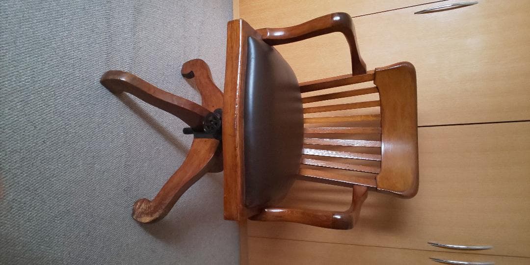 イギリス製木製回転椅子