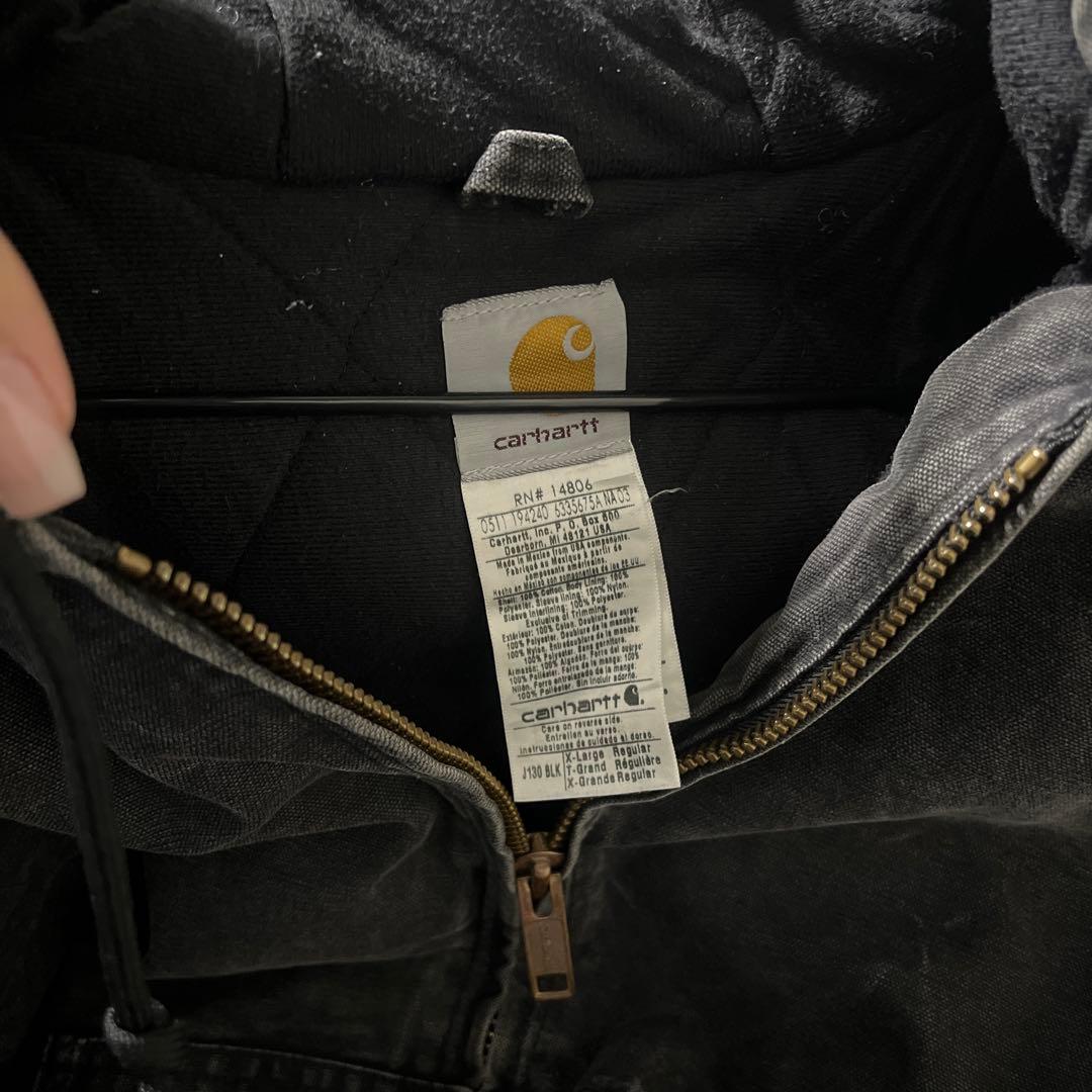 Carhartt ダークグレー フード付きジャンパー
