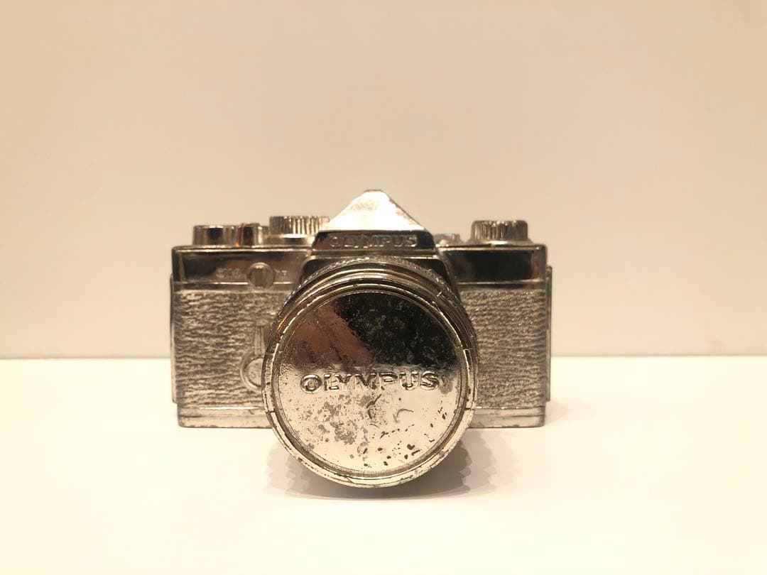 OLYMPUS OM-2＆50mm f1.4 の形の 貯金箱 記念品