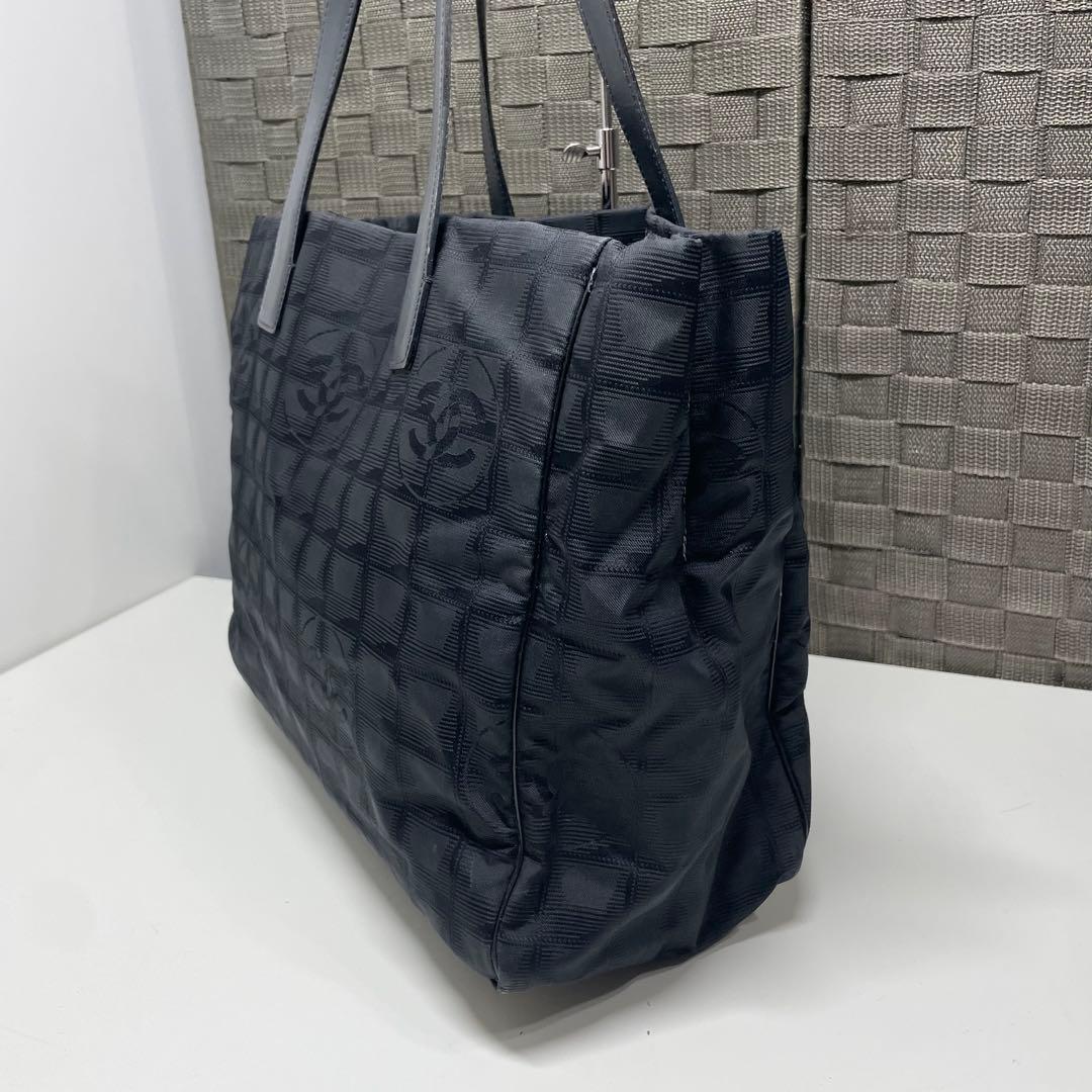 ナ*ョ様 CHANEL ブラック ニュートラベルラインMM トートバッグ
