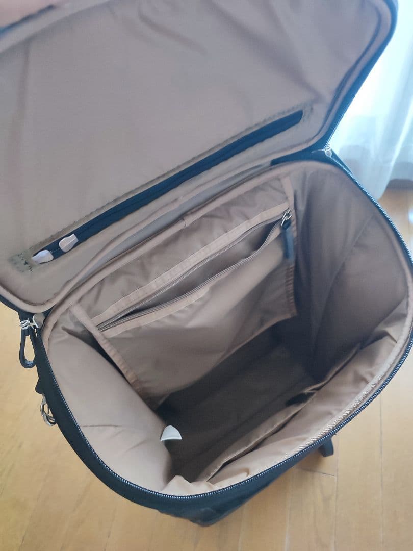 SWANY スワニーキャリーバッグ◆4輪&軽量容量大◆バッグ取外し可〜ブラック