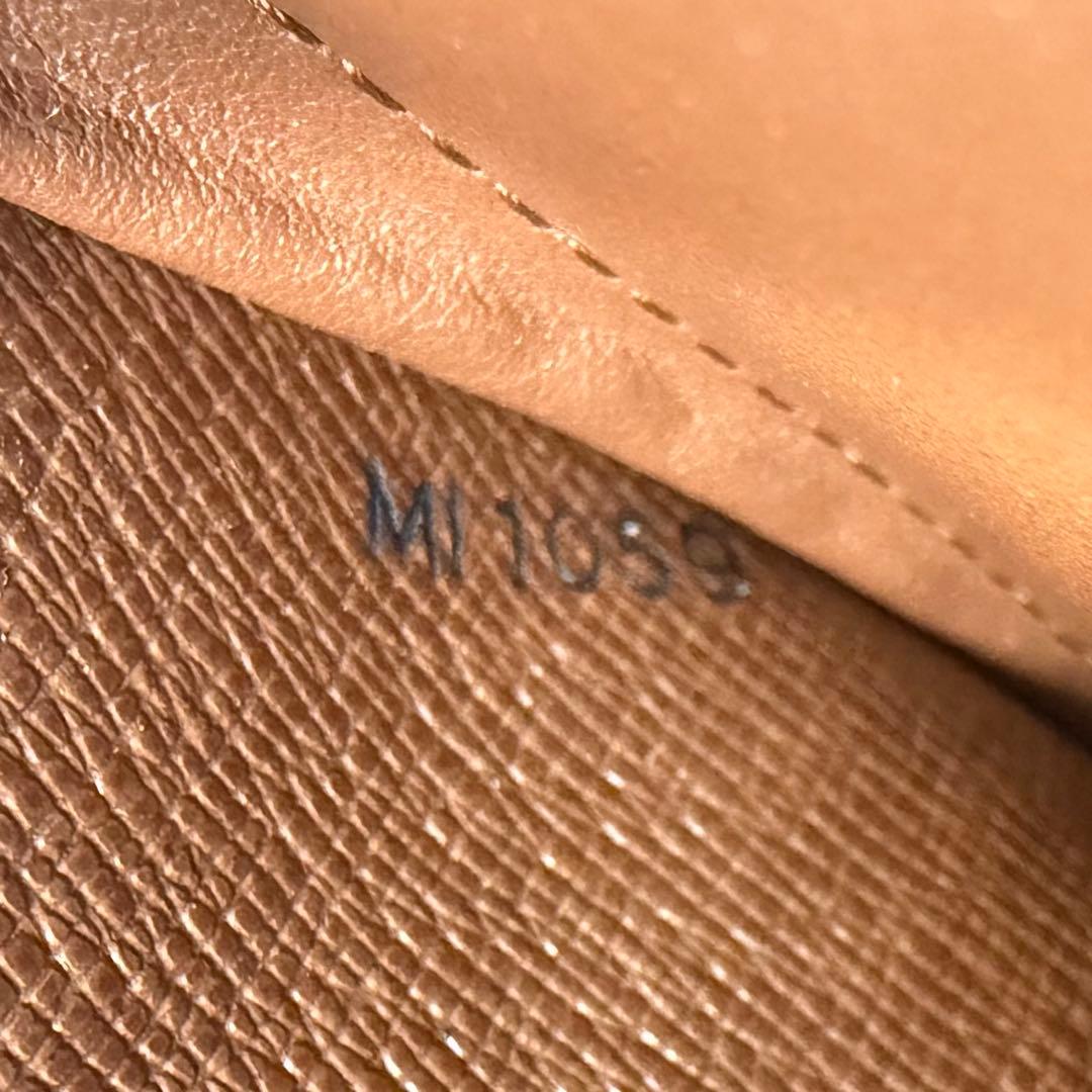 ルイヴィトン　ヴィエノワ　モノグラム　ブラウン　茶色　がま口　折り財布　新型