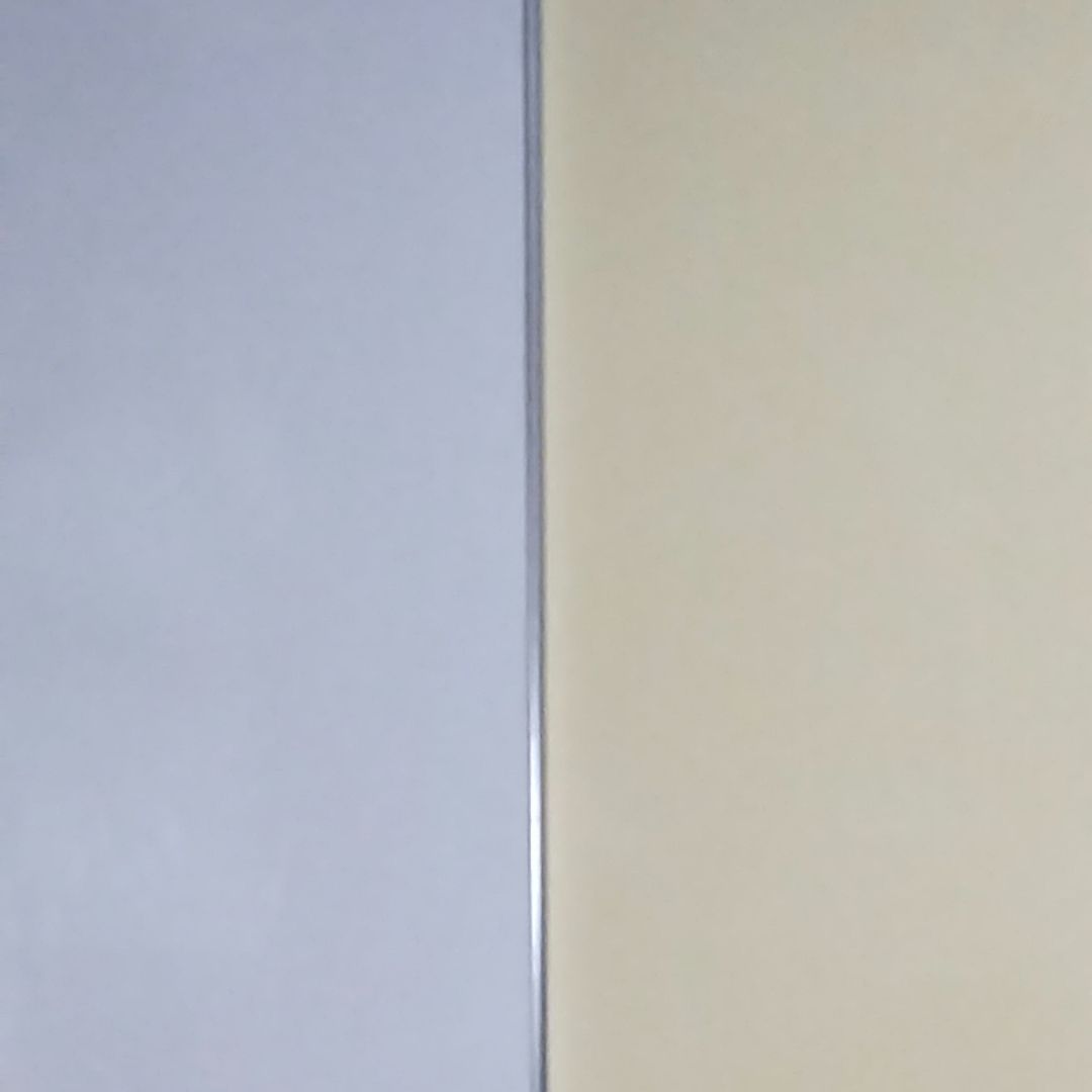 ＊ベージュの9段扉付き収納棚 ラック 両開き たっぷり収納 昭和レトロ