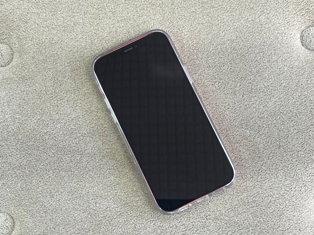 【美品】Apple iPhone 12 (64GB)