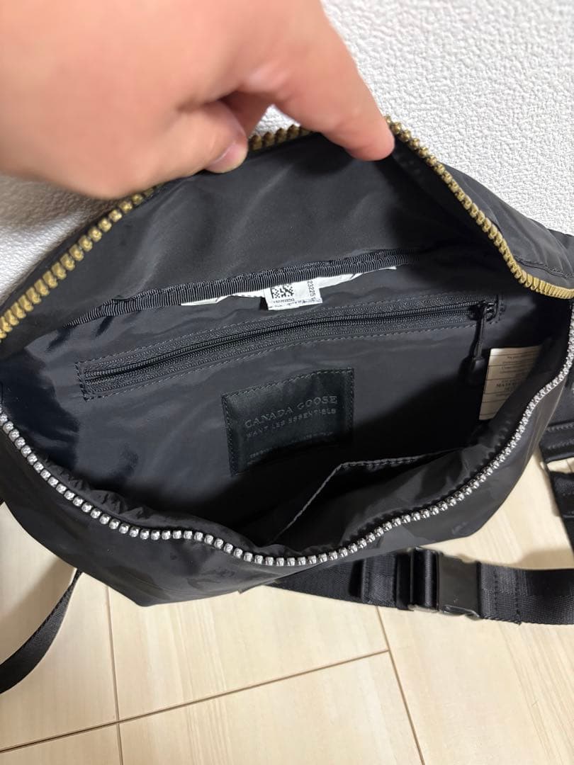 カナダグース Want Les Essentials コラボ ボディバック