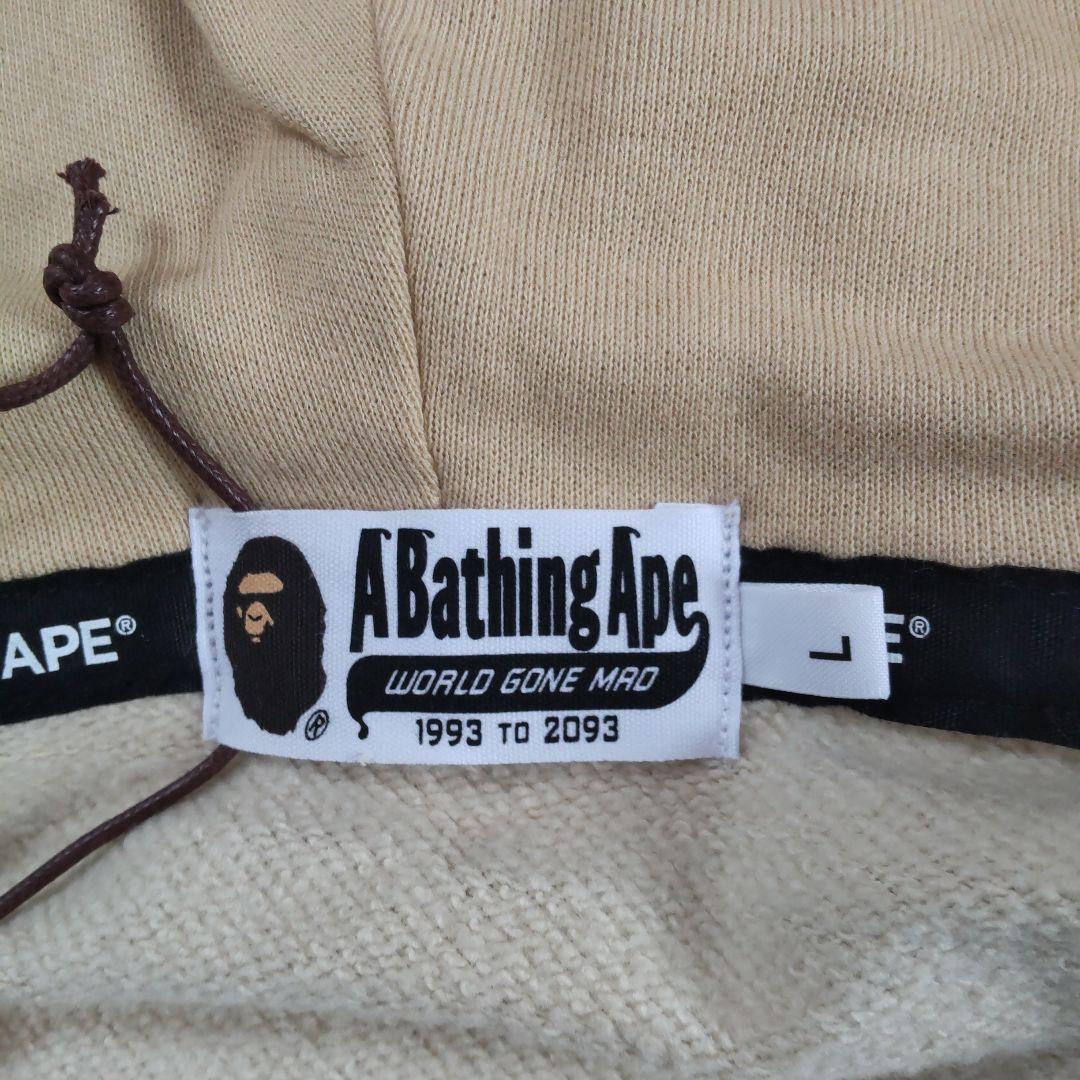 A BATHING APE アベイシングエイプ　シャークパーカー