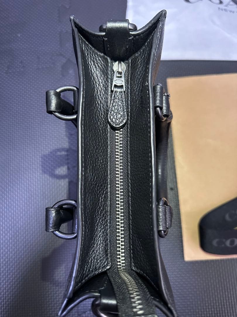 ほぼ新品COACH コーチ ブラック トートバッグ ショルダーベルト付き
