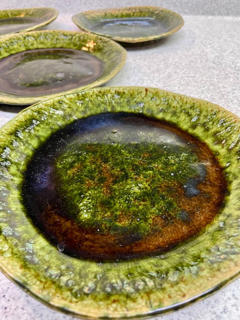【新品・未使用】緑色 陶器製 丸型皿