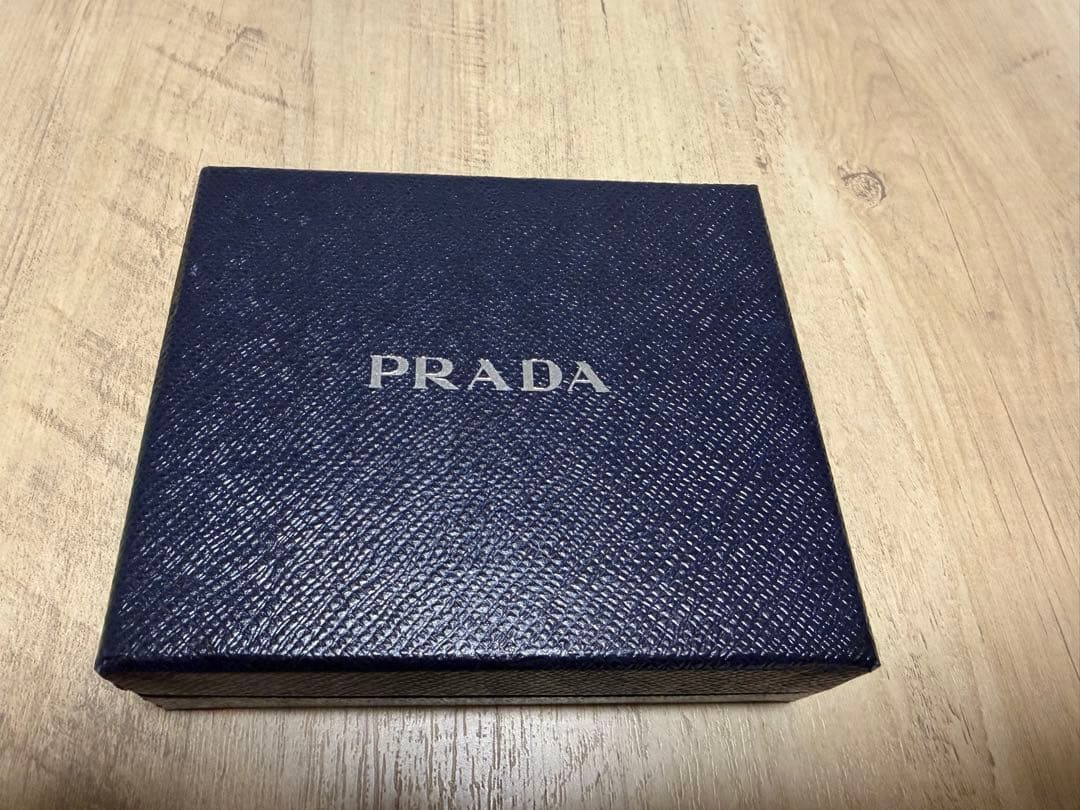 PRADA プラダ SAFFIANO TRIANG 折り財布 1ml225