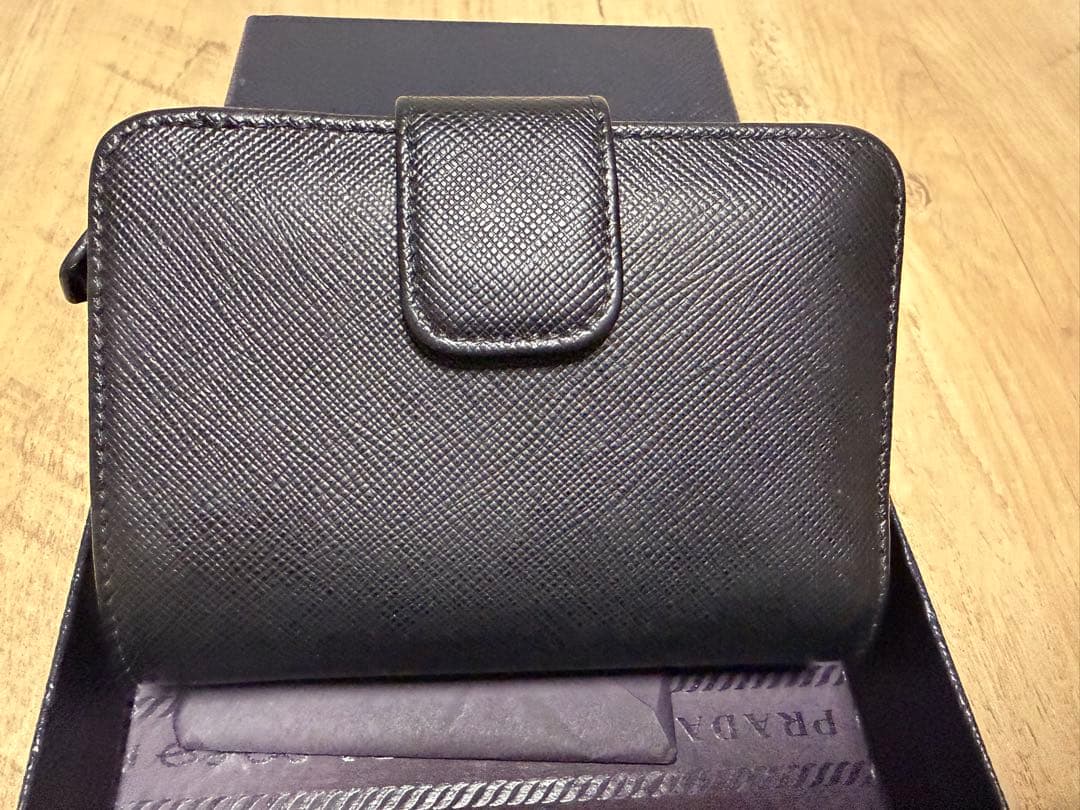 PRADA プラダ SAFFIANO TRIANG 折り財布 1ml225