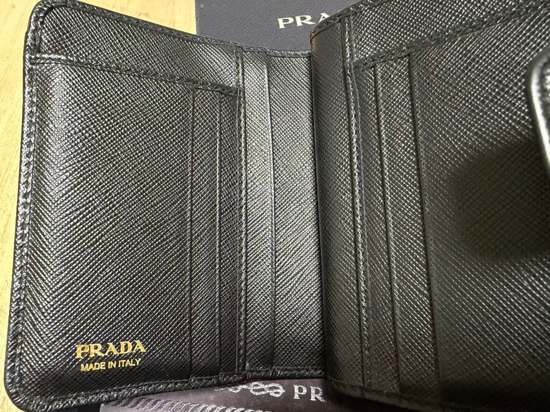 PRADA プラダ SAFFIANO TRIANG 折り財布 1ml225