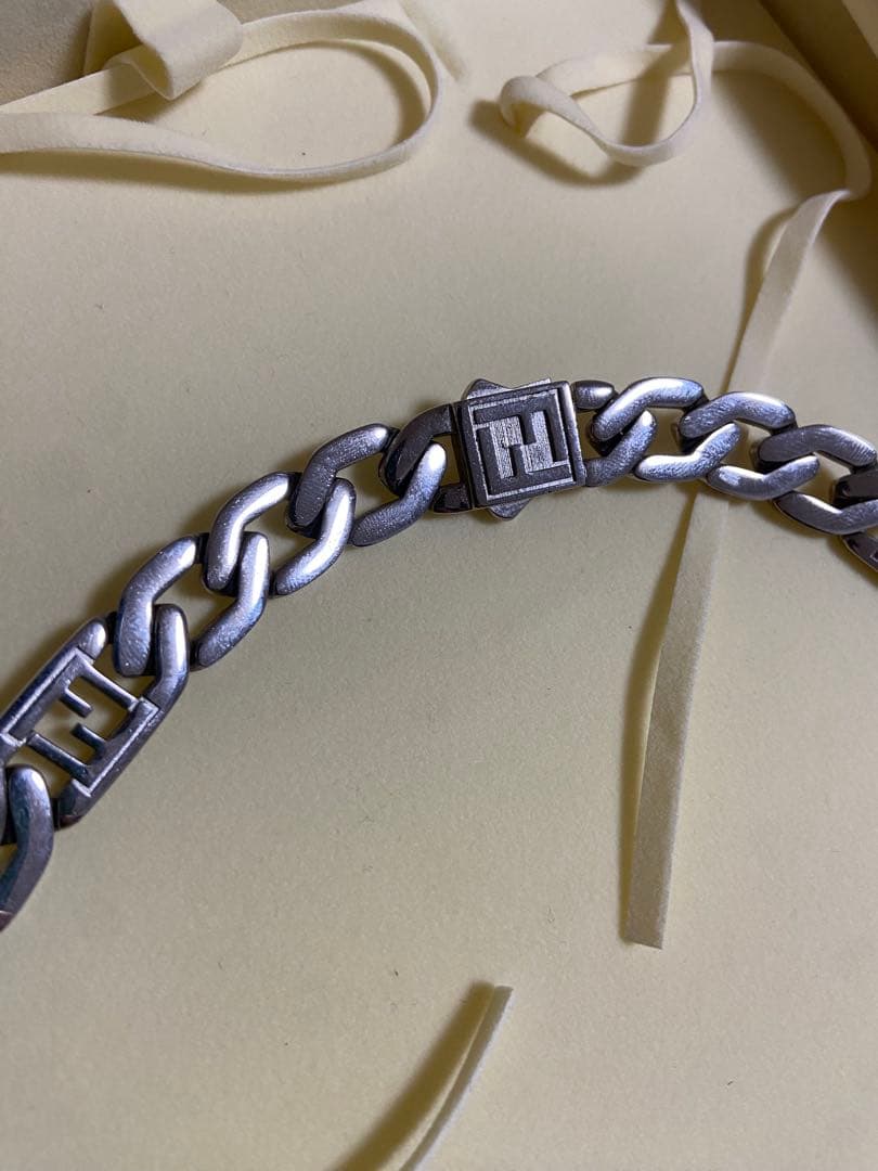 FENDI FFロゴ　ネックレス　カーブチェーン スクエアトップ　箱付き