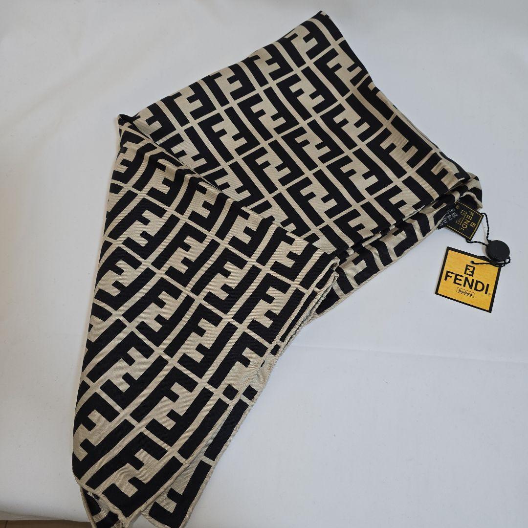 FENDI ズッカ 総柄 スカーフ