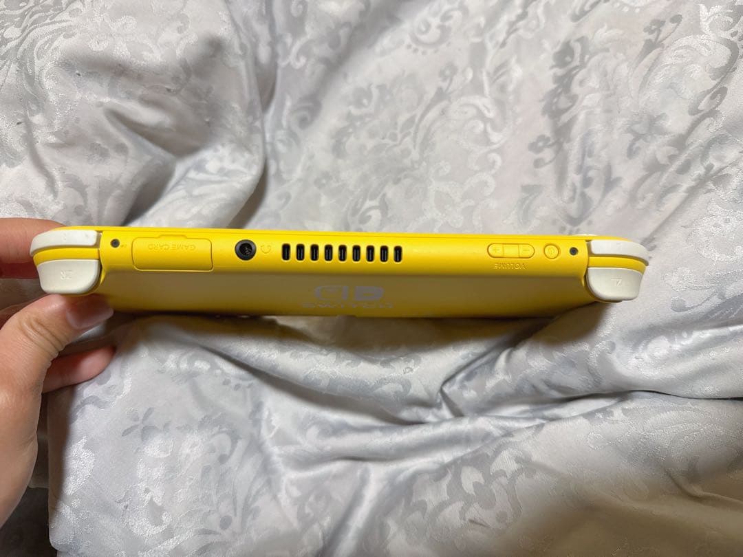 【美品】Switch lite スイッチライト イエロー 本体のみ