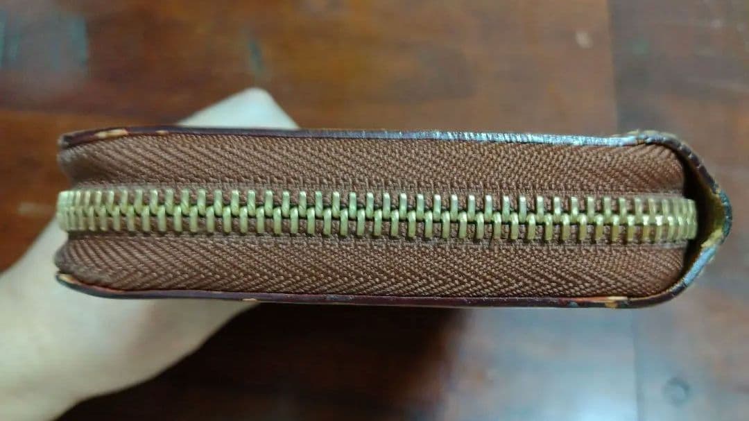 【本日限定特価】 LOUIS VUITTON Nomade Zippy