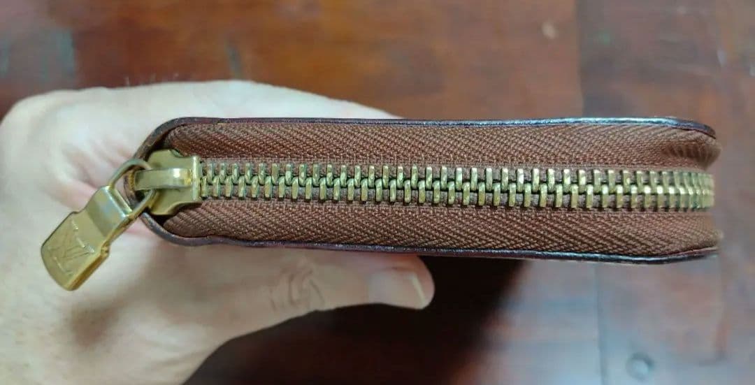 【本日限定特価】 LOUIS VUITTON Nomade Zippy