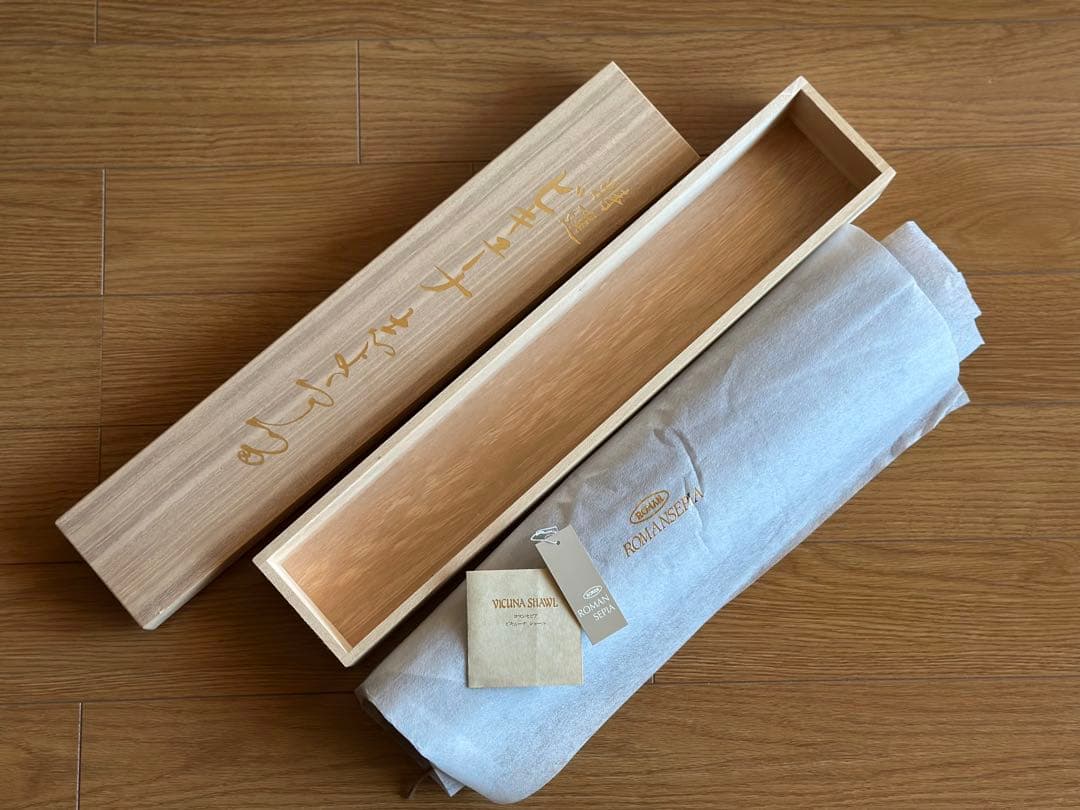 希少品！新品未使用　ビキューナ　最高級カシミヤストール　特選　キャメル　桐箱入り
