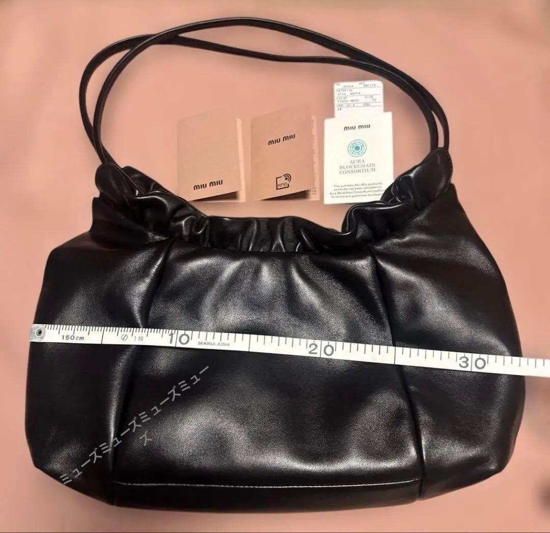 miu miu ナッパレザーホーボーバッグ ブラック　美品