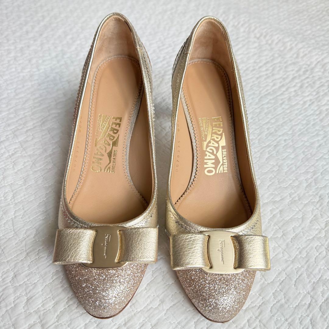 美品 希少 SalvatoreFerragamo ヴァラリボン パンプス ラメ