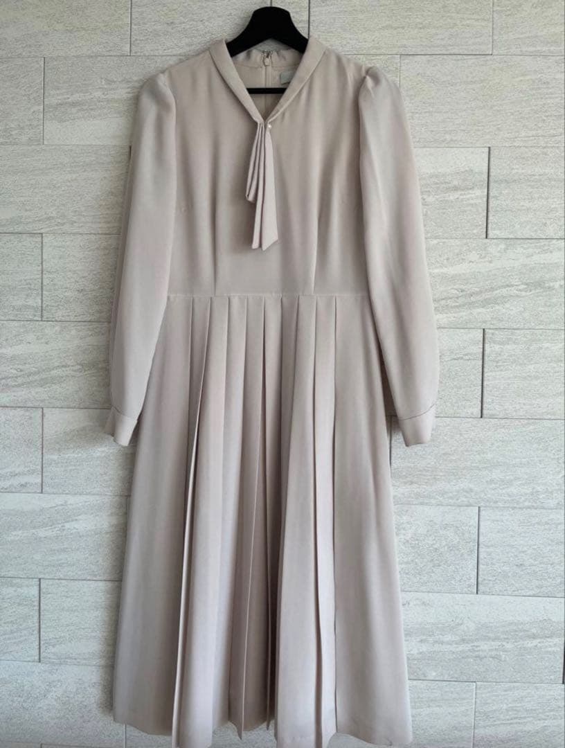 セルフォード ボウタイプリーツワンピース 36 ライトベージュ