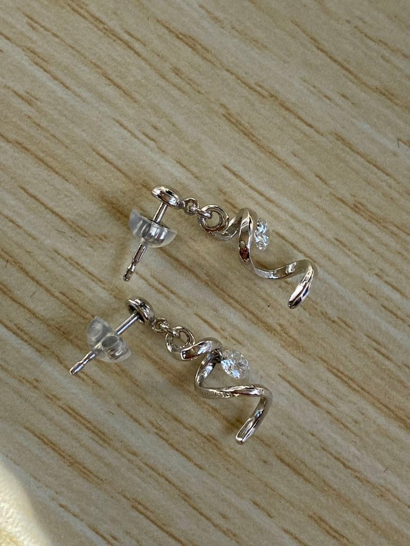 ダイヤモンド　スネークデザイン ピアス　プラチナ　Pt900 2.8g 鑑別書付