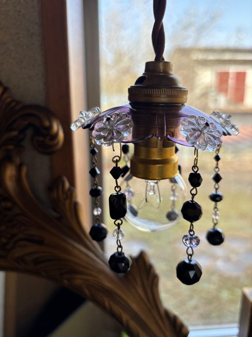 希少 紫アートデコ 漆黒の祈り 哀悼のビーズが導くヴィンテージミニシャンデリア