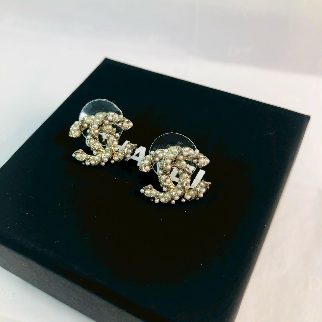 ♡CHANEL ココマーク パール調 ピアスゴールドカラー エレガントデザイン♡