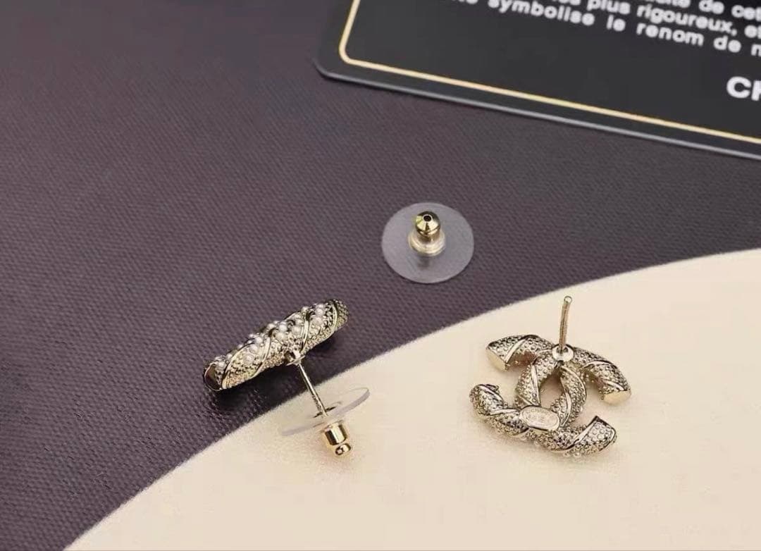 ♡CHANEL ココマーク パール調 ピアスゴールドカラー エレガントデザイン♡