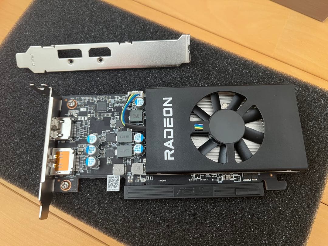 グラフィックボード・グラボ・ビデオカード AMD Radeon RX 6400 4GB