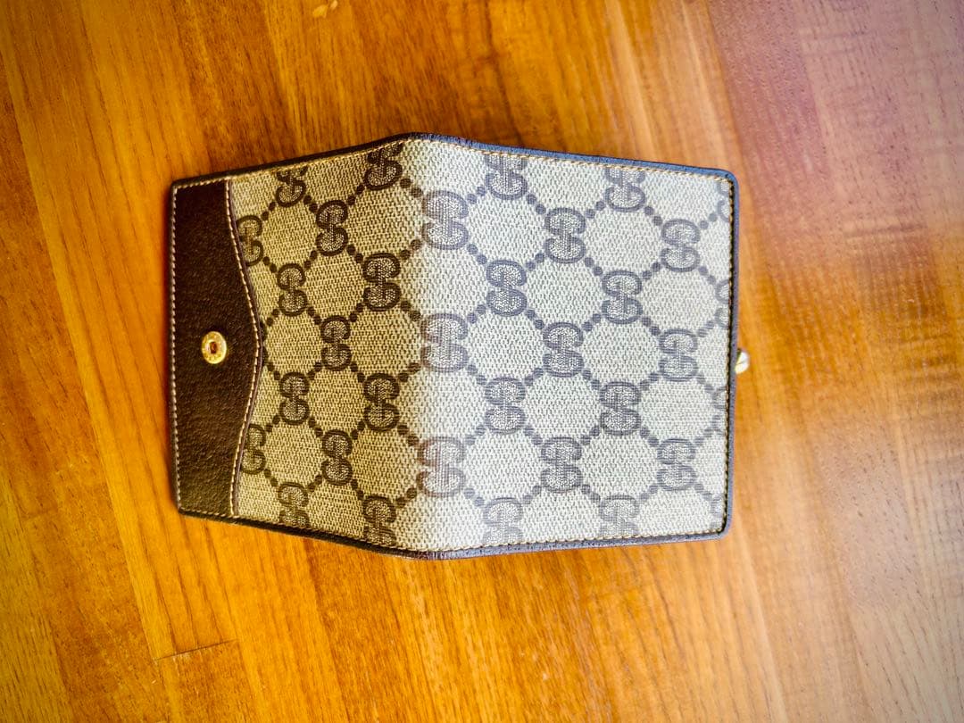 【美品】GUCCI Shelley Line 二つ折り財布