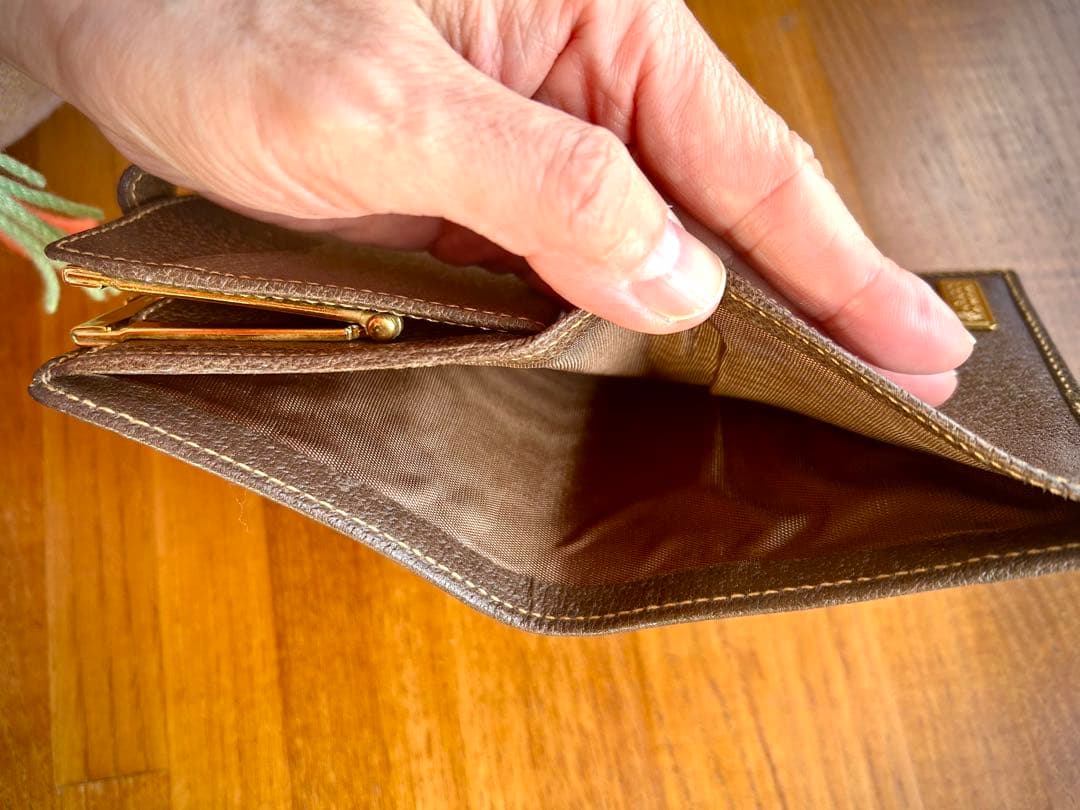 【美品】GUCCI Shelley Line 二つ折り財布