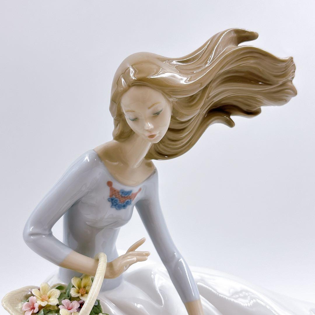 LLADRO リヤドロ 風のいたずら #6767