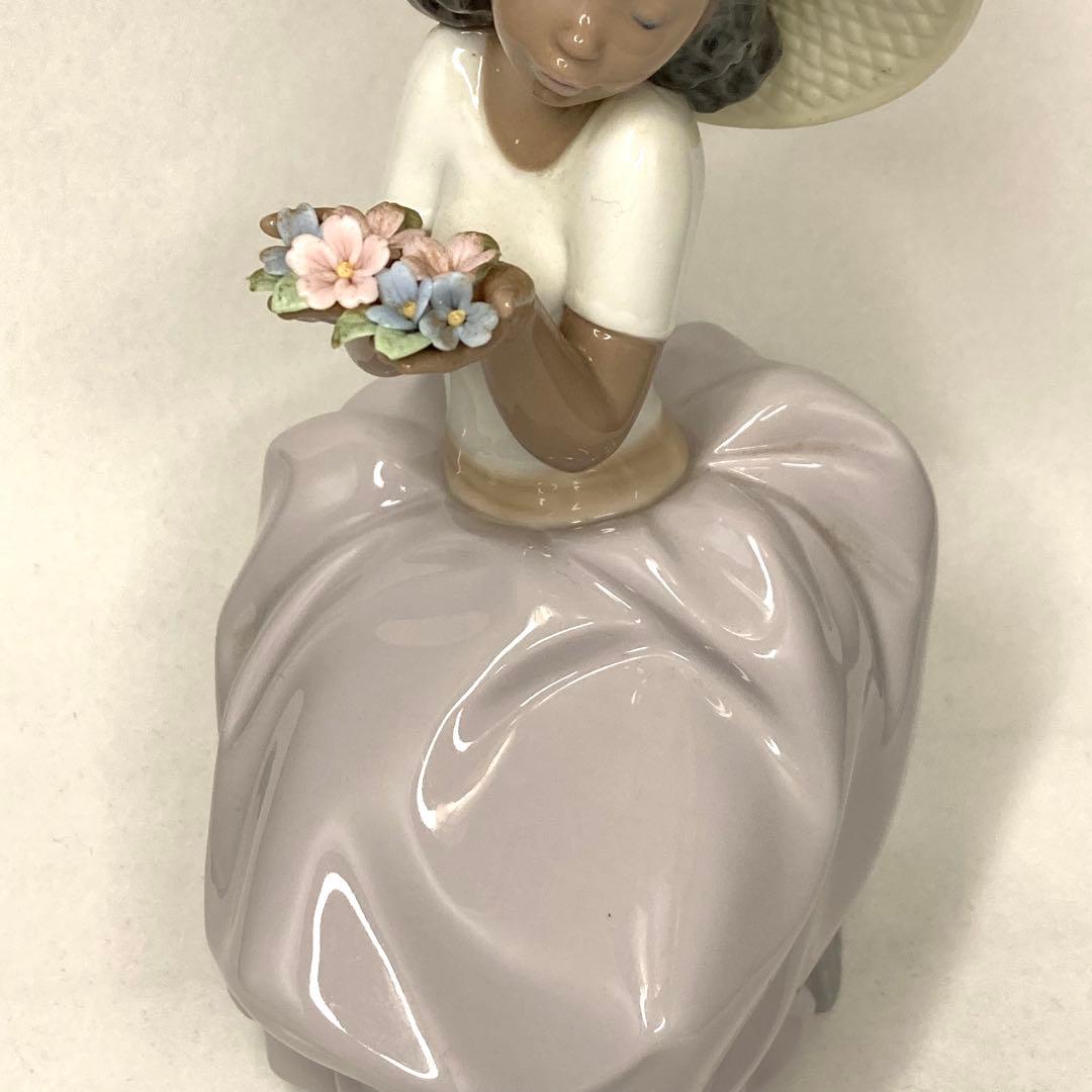 希少✨LLADRO リアドロ お花の甘い香りに包まれる少女。 6822