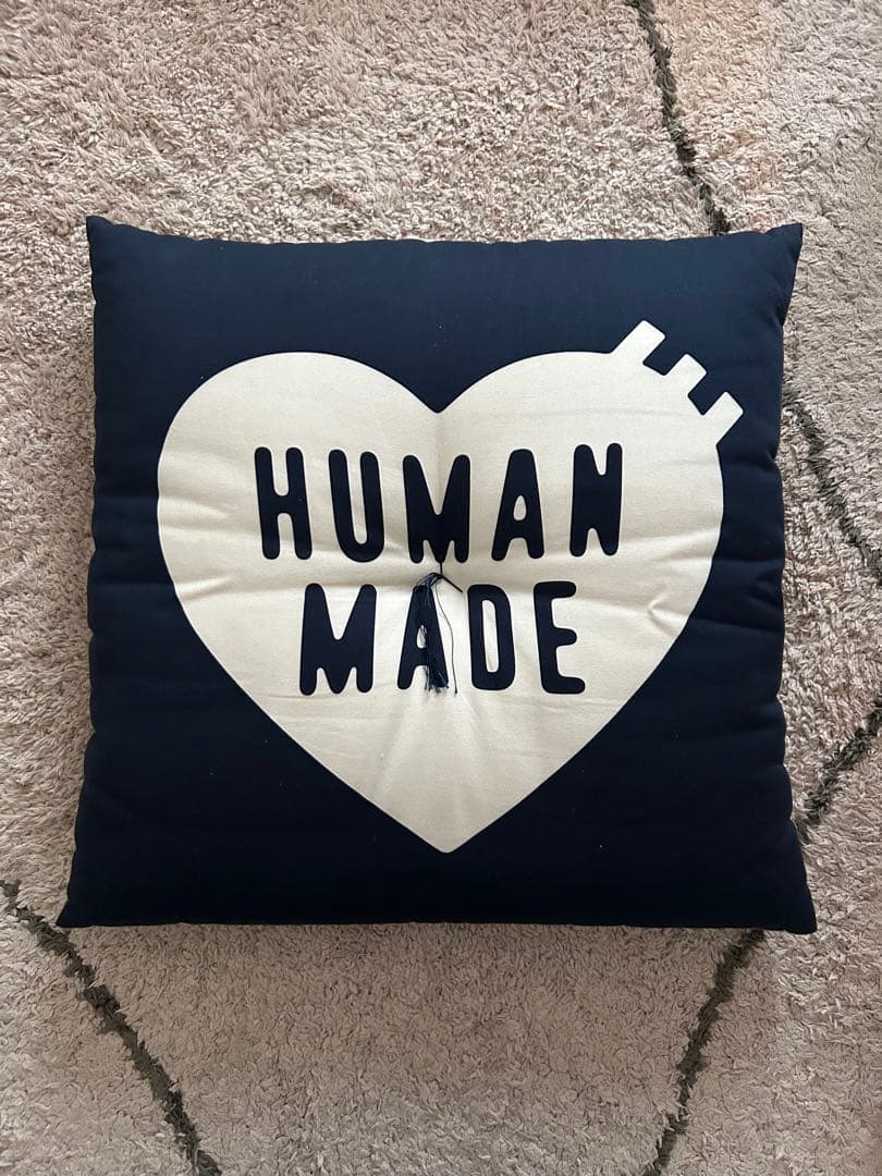 human made 座布団