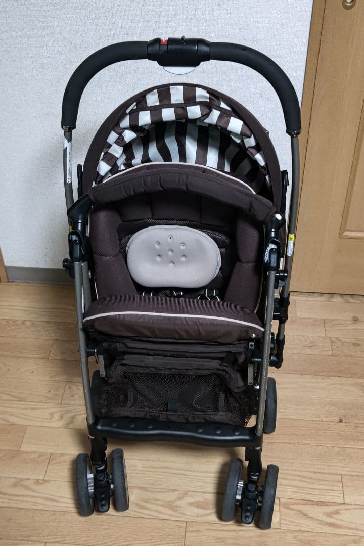 apricaラクーナ　ベビーカー　SL86SBWJ