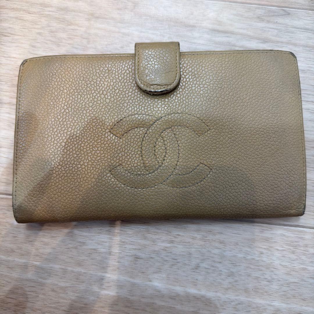 CHANEL シャネル　キャビアスキン　二つ折り財布　ベージュ　レザー