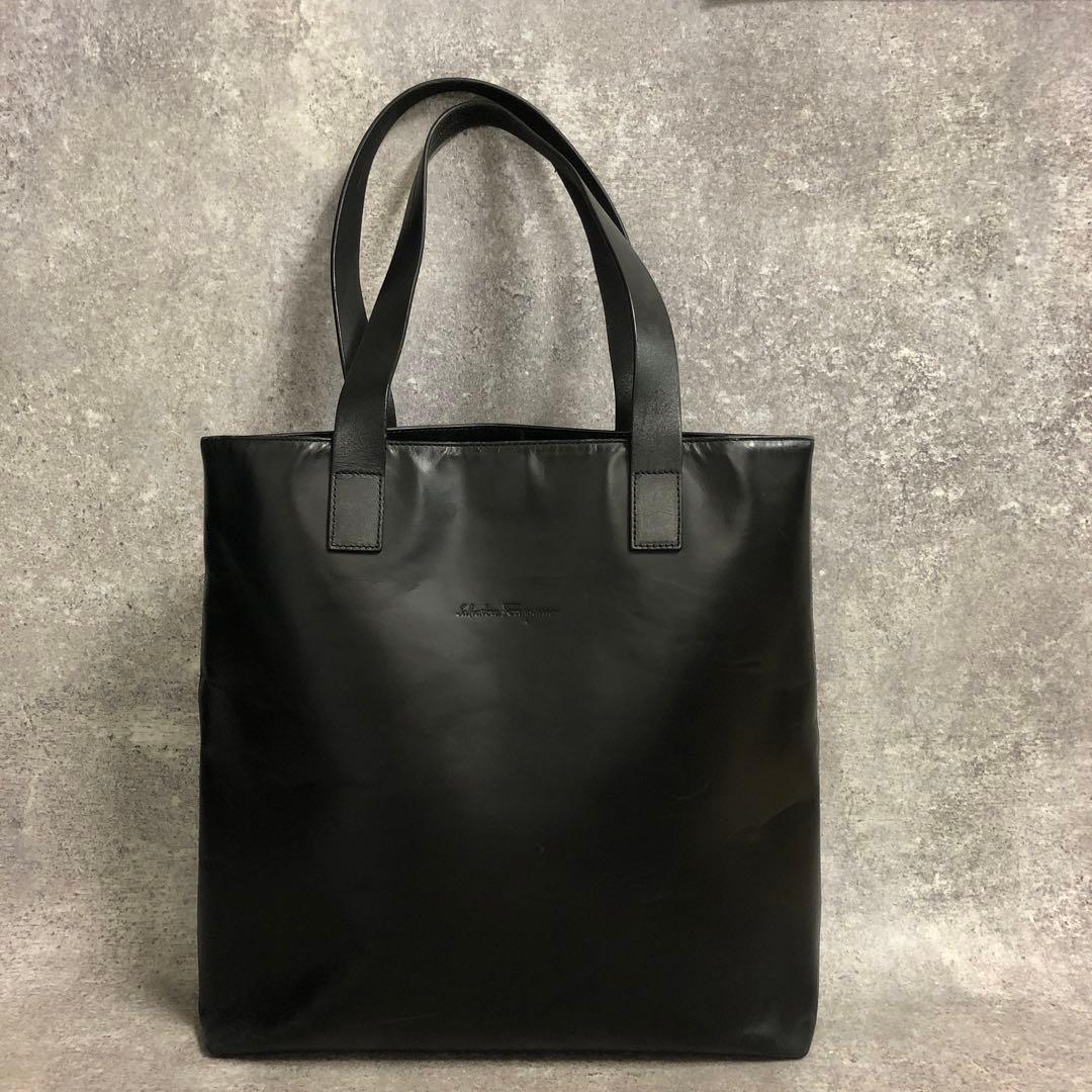 フォロー割■ フェラガモ レザートートバッグ 黒 A4可能 ユニセックス 肩掛け