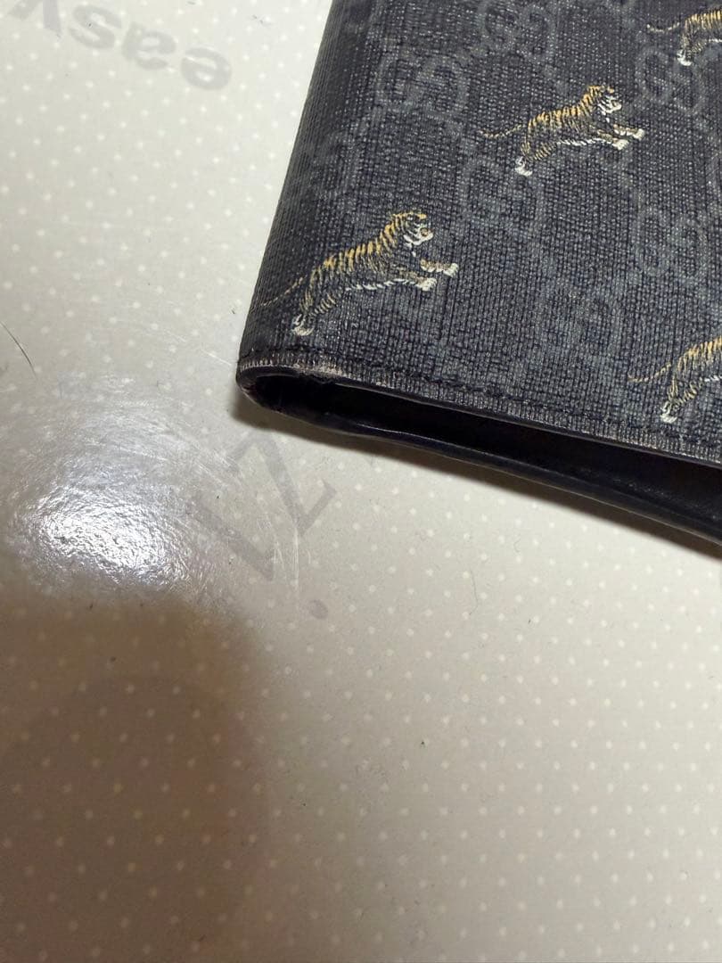 GUCCI トラ柄 二つ折り財布